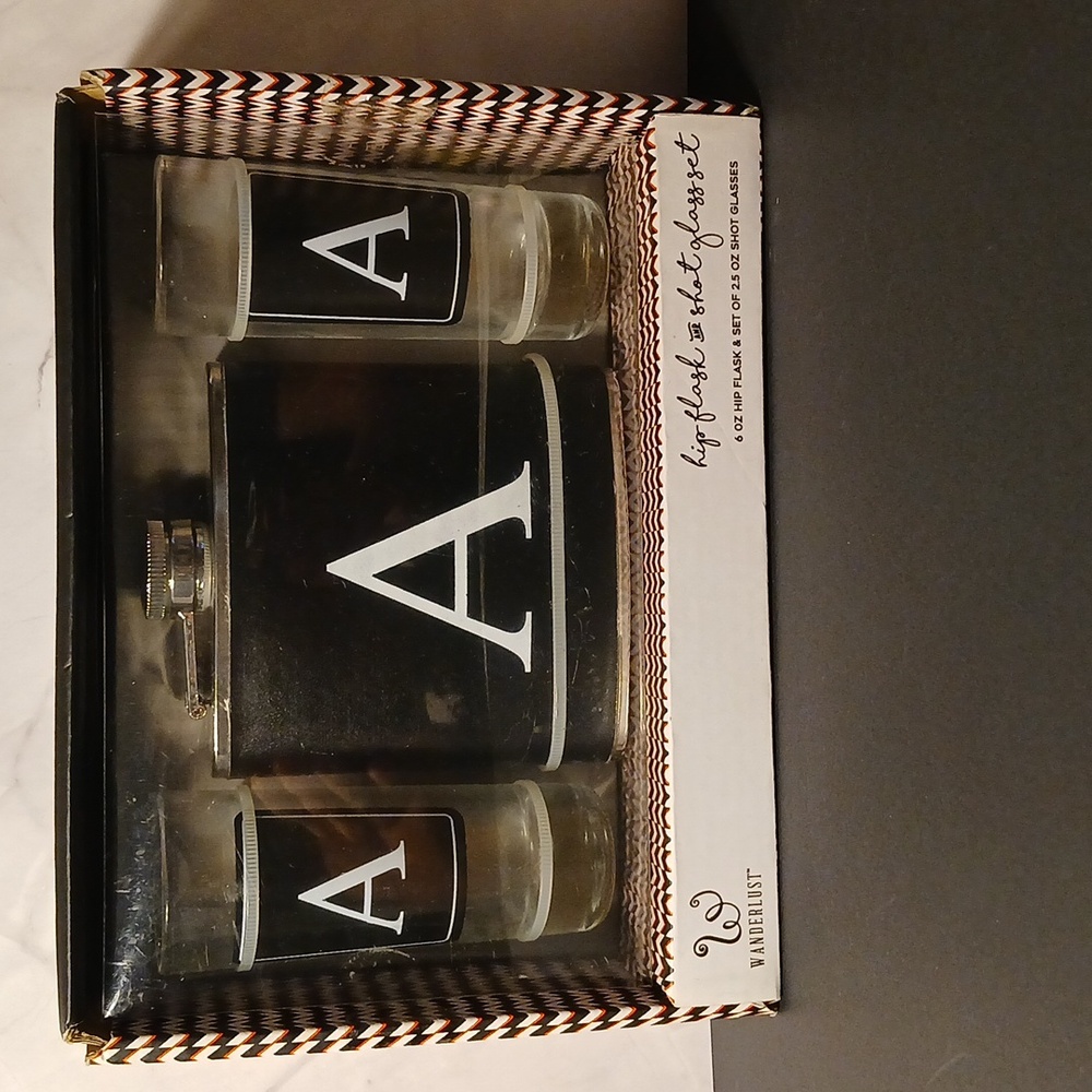 FLASK AND SHOTGLASS SET INITIAL "A"  NWT